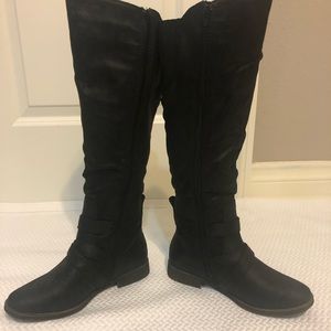 Women’s black knee boots